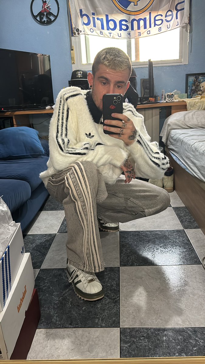 Davidreamer's tweet photo. Creador de outfits. https://t.co/TVXgy0YJFY