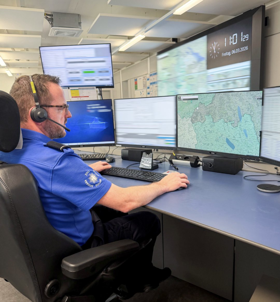 AVSGroupAG's tweet photo. We create clever #grid #soc #occ #mcc #controlroom workplaces with avs #intellicontrol & #intelliscreen #askus solutions #SmartCity #cybersecurity #futureworkspace #monitoring #Military #traffic #grid #collaboration #ILS #ergonomie #design #AVpro #cyber #KI #Police Zoll CH https://t.co/u9fizOzDoa