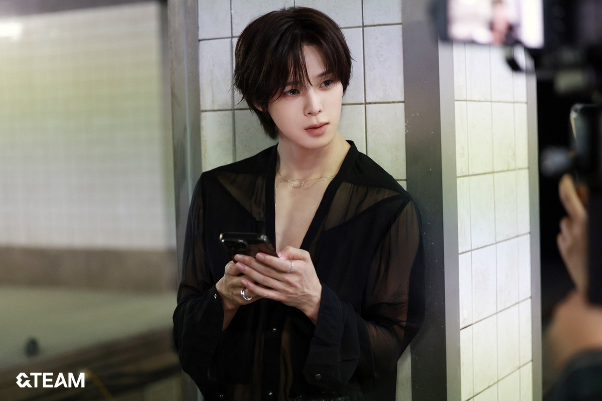 andTEAMofficial's tweet photo. &amp;TEAM KR 2nd Mini Album 'Mark on Me' Trailer Shoot Behind Photo

#andTEAM #앤팀 #K #케이
#MarkonMe #andTEAM_MarkonMe https://t.co/vgXlm0sdS1