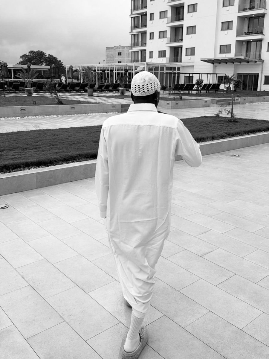 SnehQueenBee's tweet photo. Lock In. Fireboy DML Drops in a Few Hours. https://t.co/gGy19JoV63