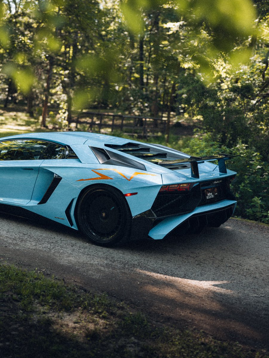 duPontREGISTRY's tweet photo. Blu Cepheus outside. Arancio inside. Final hours.

This 2017 Lamborghini Aventador SV pairs its Ad Personam paint with factory Arancio SV graphics, a Black Alcantara interior and Lamborghini’s naturally aspirated 6.5-liter V12.

Bidding ends today at 1:00 p.m. PT / 3:00 p.m. CT / 4:00 p.m. ET on duPont REGISTRY Live

Listing here: https://t.co/5klichsSRN

#Lamborghini #AventadorSV #LamborghiniAventador #V12 #Supercar