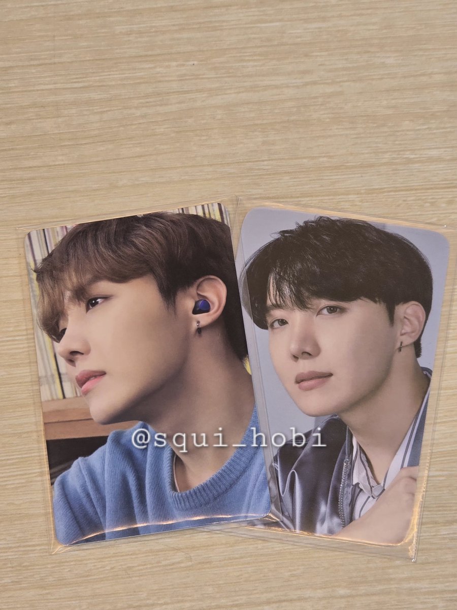 squi_hobi's tweet photo. ✨️GIVEAWAY✨️ PH Only 🙏 help rt

3 winners

Prizes: 
- BT21 headband
- BT21 armybomb cover
- Unsealed memo19 bluray + 2 Hobi samsung pcs

Mechanics:
- like and rt this tweet
- mbf
- reply proof & tag friend/s
- winner shoulders sf

Will draw winners once all slots are taken! 😊