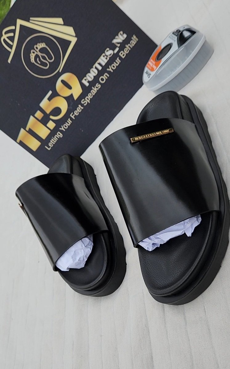 HerRoyally's tweet photo. This Slide 🫢❤️

Cop 1 for yourself/  your Dad
🏷 - 30.000

Location- Ibadan 
Kindly help repost 🙏 
@Eleven59Footies https://t.co/3yaoLGmlQu