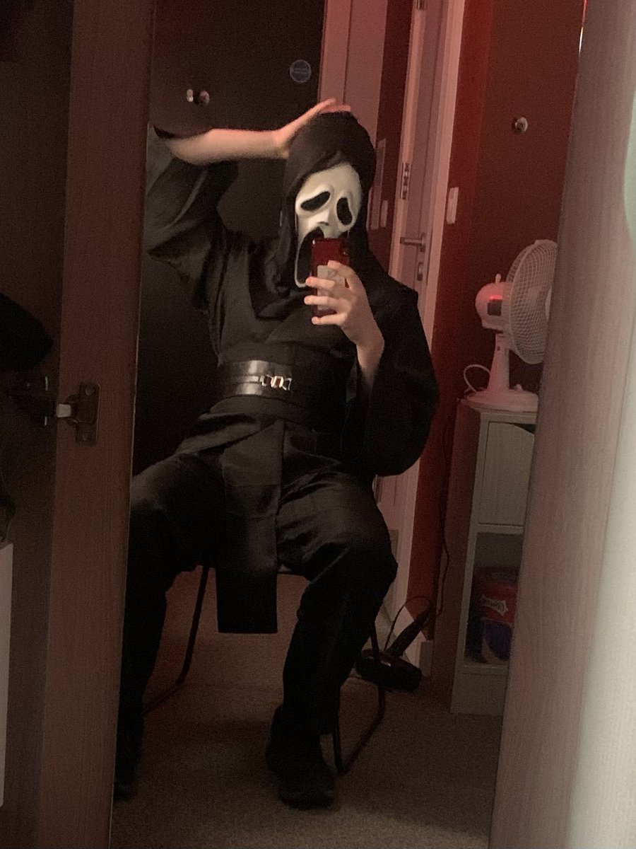 ryann11r's tweet photo. I desperately need new cosplay and nerdy mutuals
  
✦ 21 ; he/him ; british
✦ ow, mc, val, pokemon &amp; more
✦ cosplay, gaming, anime, books

↺ or dm me to be cosplay moots!

(Ik my ratio is bad, im tryna meet more interesting ppl)
#promotwt #owtwt #moothunt #anitwt #cosplaytwt https://t.co/1rQxm3LGpc