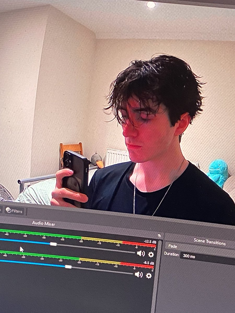 ryann11r's tweet photo. I desperately need new cosplay and nerdy mutuals
  
✦ 21 ; he/him ; british
✦ ow, mc, val, pokemon &amp; more
✦ cosplay, gaming, anime, books

↺ or dm me to be cosplay moots!

(Ik my ratio is bad, im tryna meet more interesting ppl)
#promotwt #owtwt #moothunt #anitwt #cosplaytwt https://t.co/1rQxm3LGpc