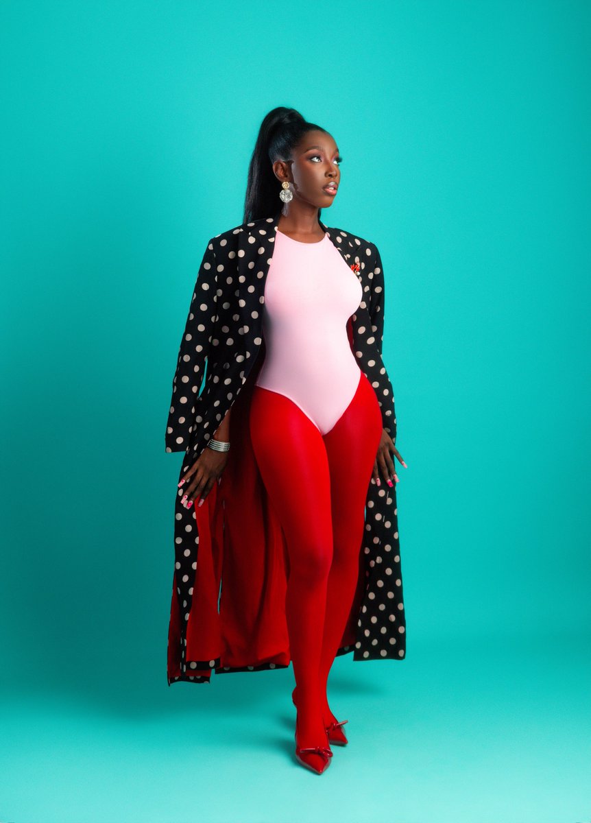 DebraOkhai's tweet photo. Darling, I was born to be ICONIC! ✨

Photography @MyDadsBoss 
Styled by @styledbymattired (IG) https://t.co/VsgsLIHmaJ