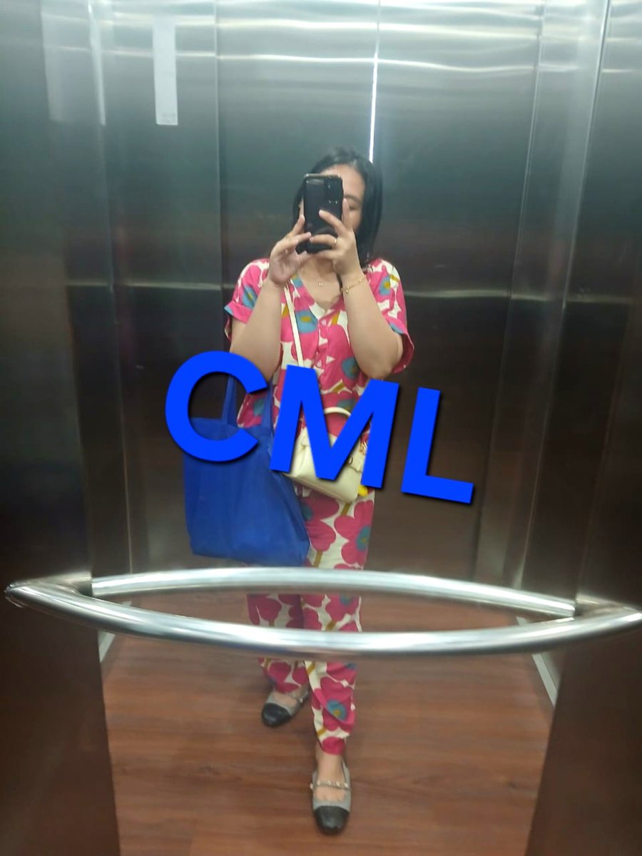 cmlfrn18's tweet photo. Malam jumatan
Cari lawan ah mumpung dah di hotel..😅😅 https://t.co/jIIRG7xxR2