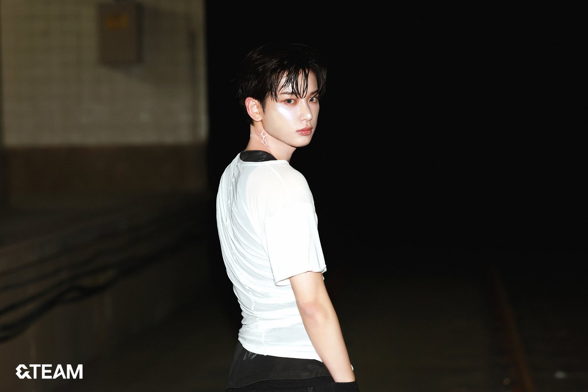 andTEAMofficial's tweet photo. &amp;TEAM KR 2nd Mini Album 'Mark on Me' Trailer Shoot Behind Photo

#andTEAM #앤팀 #HARUA #하루아
#MarkonMe #andTEAM_MarkonMe https://t.co/DlBRt8SfBZ