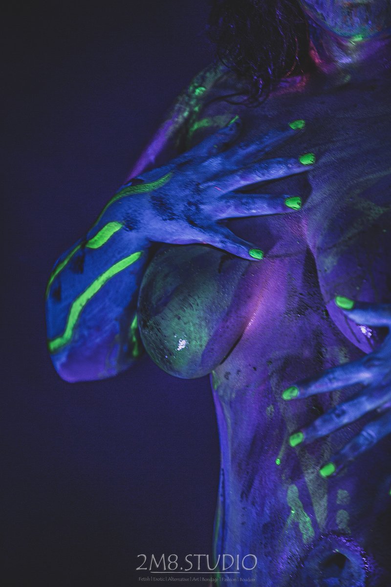 2M8_Studio's tweet photo. https://t.co/TbQ19jsdzB is an Artist &amp;  Photographer.  
Creating Artwork to Boudoir. 
ContentCreator 
Artist Photographer  
#Bodypainting 
Want to work with me !! DM  
Based in Quebec,QC, Canada https://t.co/LOTqukm0ER