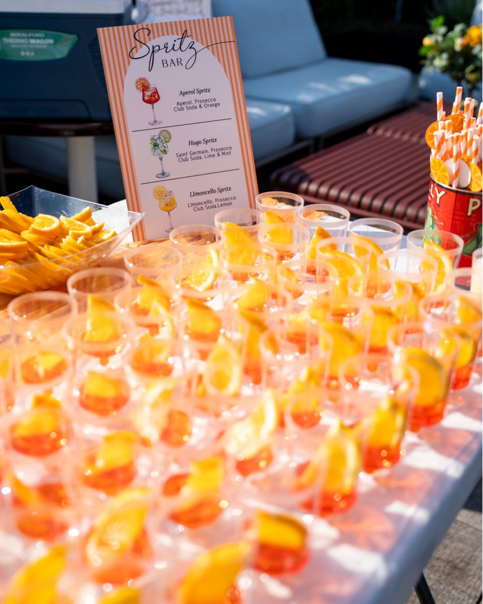 hubhubcowork's tweet photo. If yesterday's reel wasn't enough, here's round two with more snaps from our HubHub Summer Party. ☀️

Thanks to everyone who came and made it such a great evening. 

This is just a taste of what our member community gets up to, join us to be part of the next one! https://t.co/RnUFigt9Za