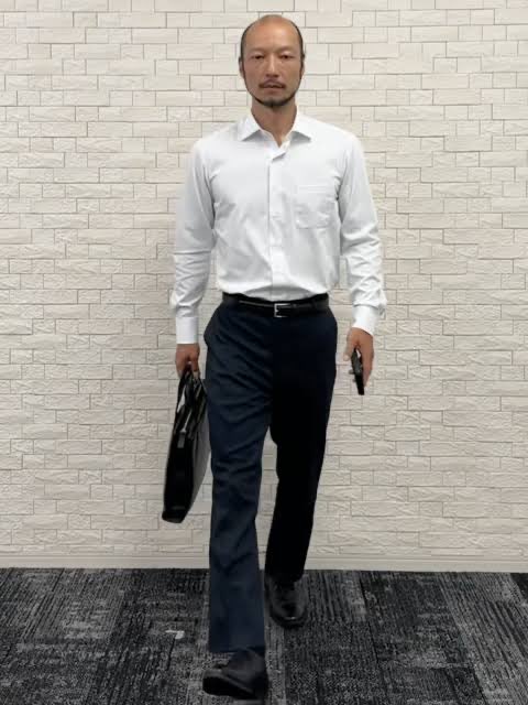 Flikemasa's tweet photo. 小学生のクソガキに8番出口って言われた時は服装的にかな？と思ってたけど最近ガス人間って言われて頭皮ケアを本格的に考え始めました。せめて竹野内豊って言えよ。
確かにデコは広いけどそこまでじゃないよ、、、たぶん、、、 https://t.co/R1fEKtjGO4
