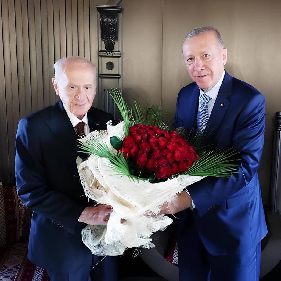 Hatice386115's tweet photo. @dbdevletbahceli Yılların emeğini veren 2024 KPSS öğretmenleri görev bekliyor. Sayın Devlet Bahçeli'nin öğretmenlere verdiği desteğin somut adımlarla güçlenmesini umut ediyoruz.

@tcbestepe @Akparti @zuhal_karakoc

#YusufTekinSonKPSSEkAtama
#MebSonKpssEkAtamaBekliyor https://t.co/xQfuBdZNof