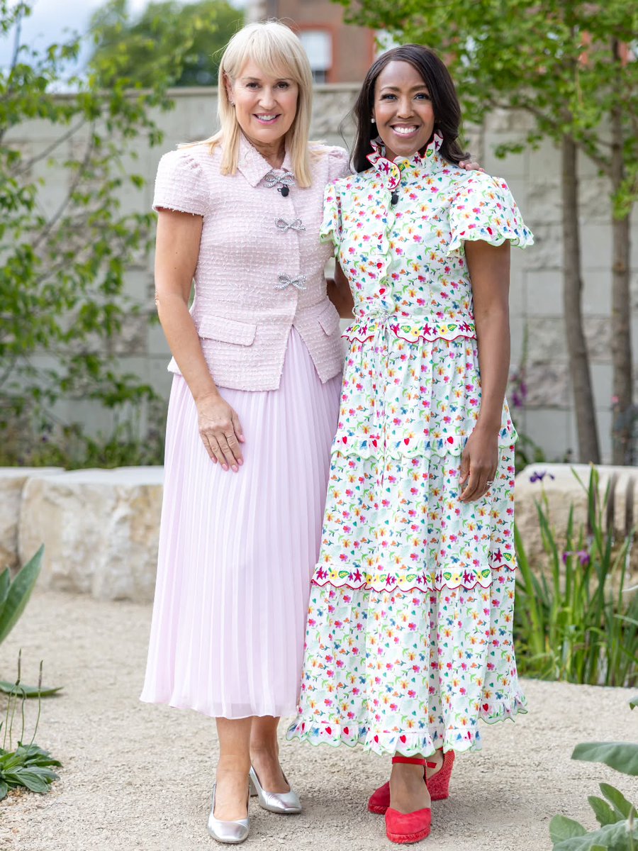nickichappers's tweet photo. The petals have settled, gardens relocated, and a few weeks past since the RHS Chelsea Flower Show came to a close for another year.
What a week it was!
Every day, we thoroughly loved bringing you the BBC's daytime coverage, and we wanted to thank yo... https://t.co/kf00IMbK9r