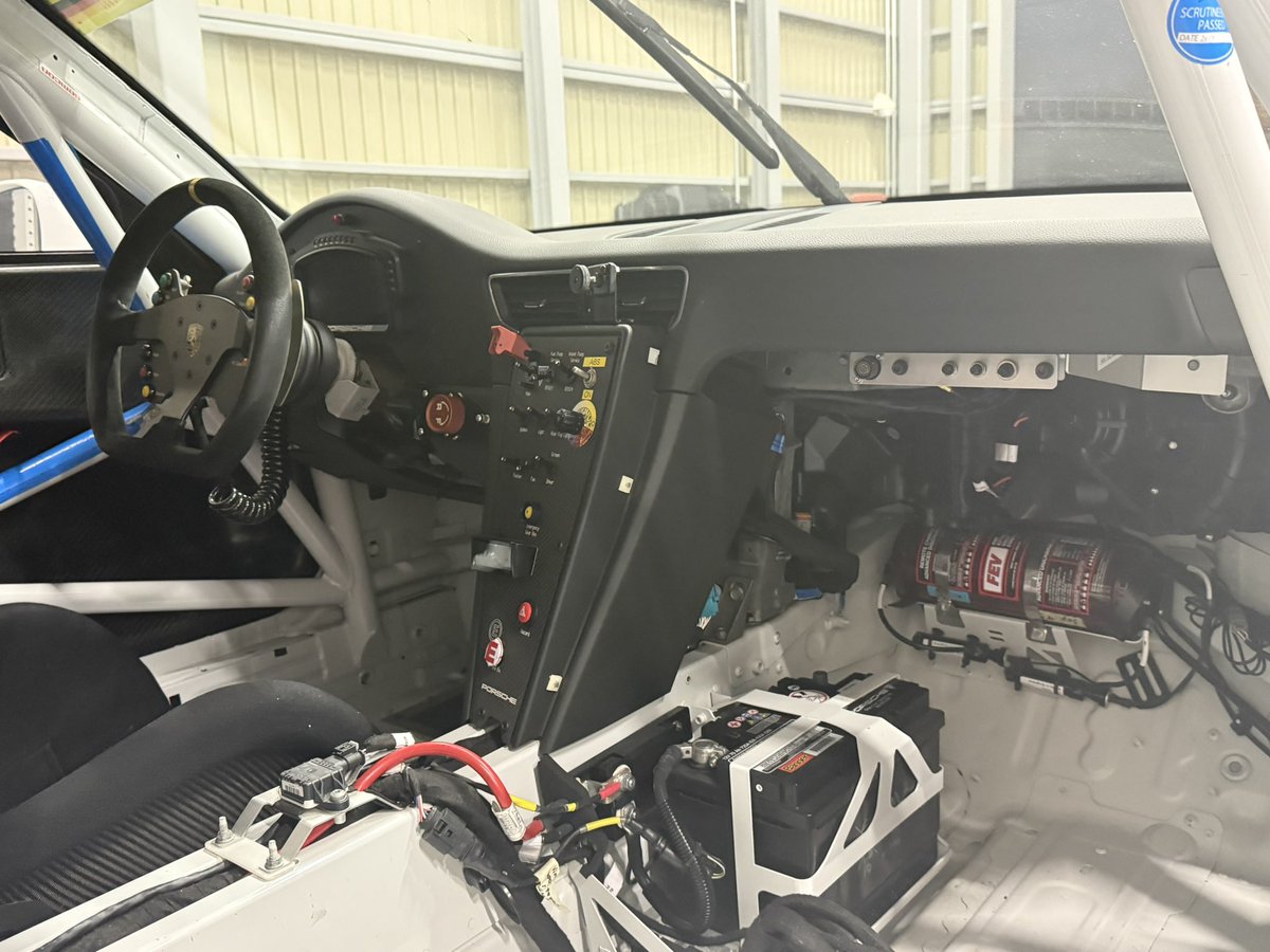 FLHRC_1450cc's tweet photo. #車売ります
PORSCHE 991.1 CUP
走行距離23,000km
取扱説明書 有
別途タイヤ付きホイール1台分セット
クラッシュ歴無し
その他詳細はDMでお願いします！

価格 9,110,000円 https://t.co/zLSnC8qMTk