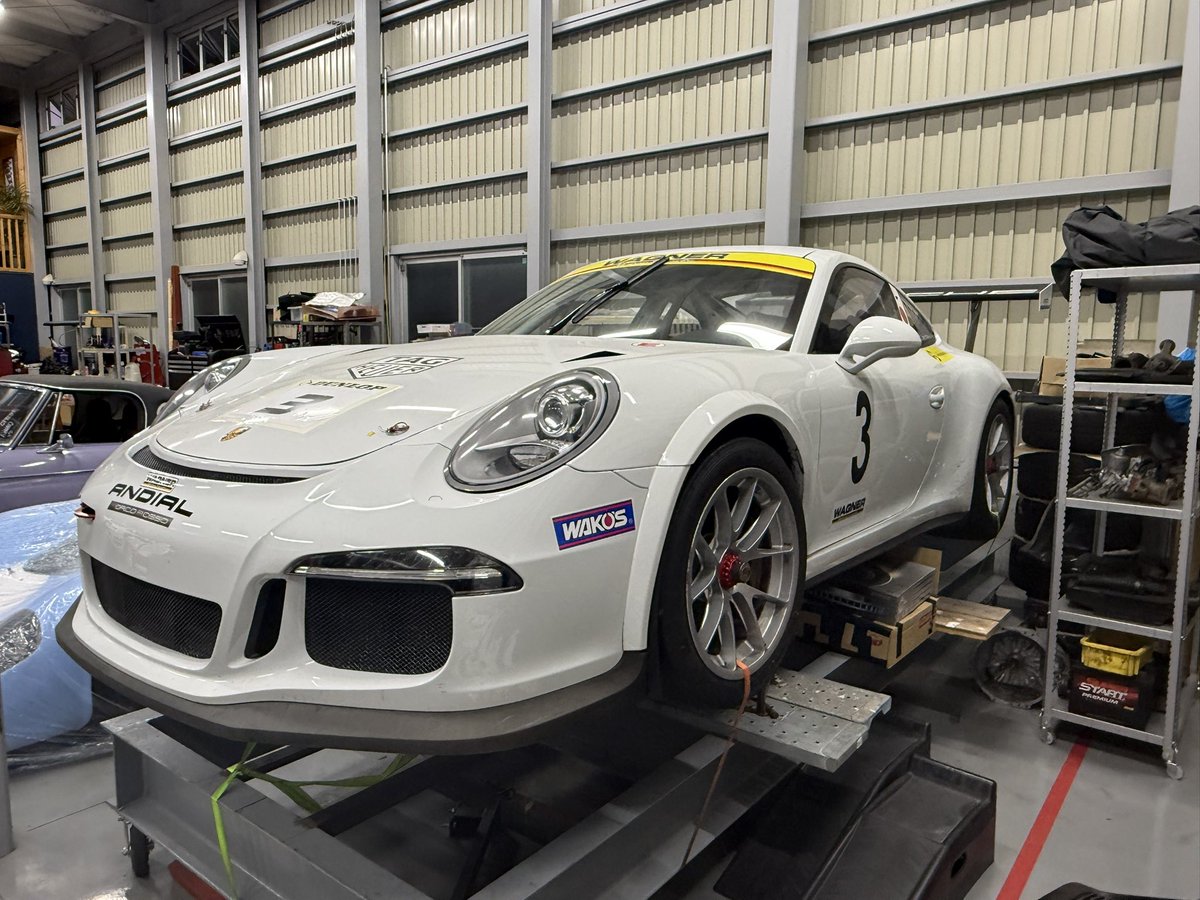FLHRC_1450cc's tweet photo. #車売ります
PORSCHE 991.1 CUP
走行距離23,000km
取扱説明書 有
別途タイヤ付きホイール1台分セット
クラッシュ歴無し
その他詳細はDMでお願いします！

価格 9,110,000円 https://t.co/zLSnC8qMTk