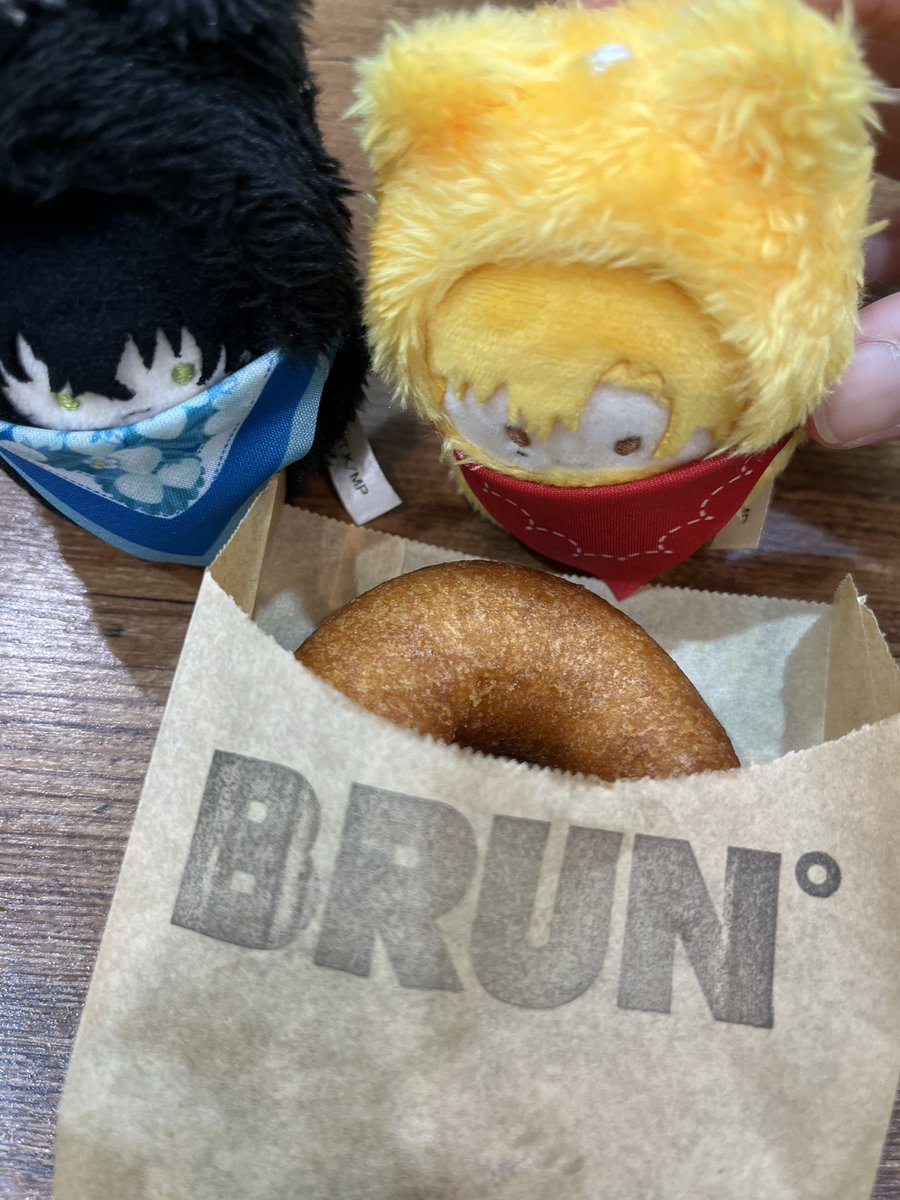 daphne_staff's tweet photo. ダフネは元気に営業中🥳
今、阪神百貨店でやってるドーナツ祭の揚げたてドーナツがとても美味しかった😋💖
今夜はあんことゆいさんでお待ちしております✨
お店はとても涼し涼しです〜！
ぜひ足を運んで来てください🍸(あ) https://t.co/zP9Wz9rE1k