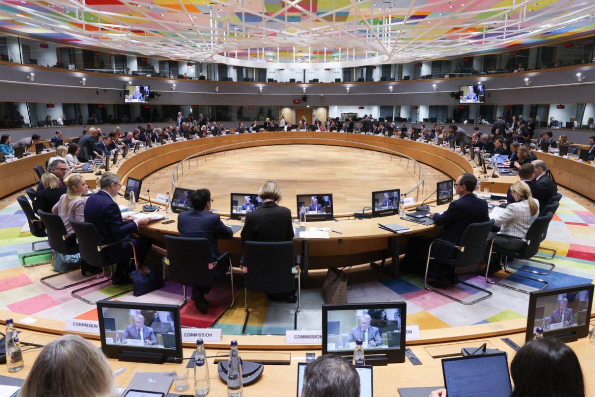 sbastien_martin's tweet photo. #10mois Assumer la préférence européenne 🇪🇺pour défendre notre industrie : c’est le cap que nous tenons !
✅ Première préférence européenne pour les médicaments dans les achats publics.
✅Des aides désormais réservées aux produits #MadeInEurope dans des secteurs stratégiques.
✅ Des critères de souveraineté intégrés aux appels d’offres sur les terres rares.
La souveraineté industrielle se construit par ces changements concrets.