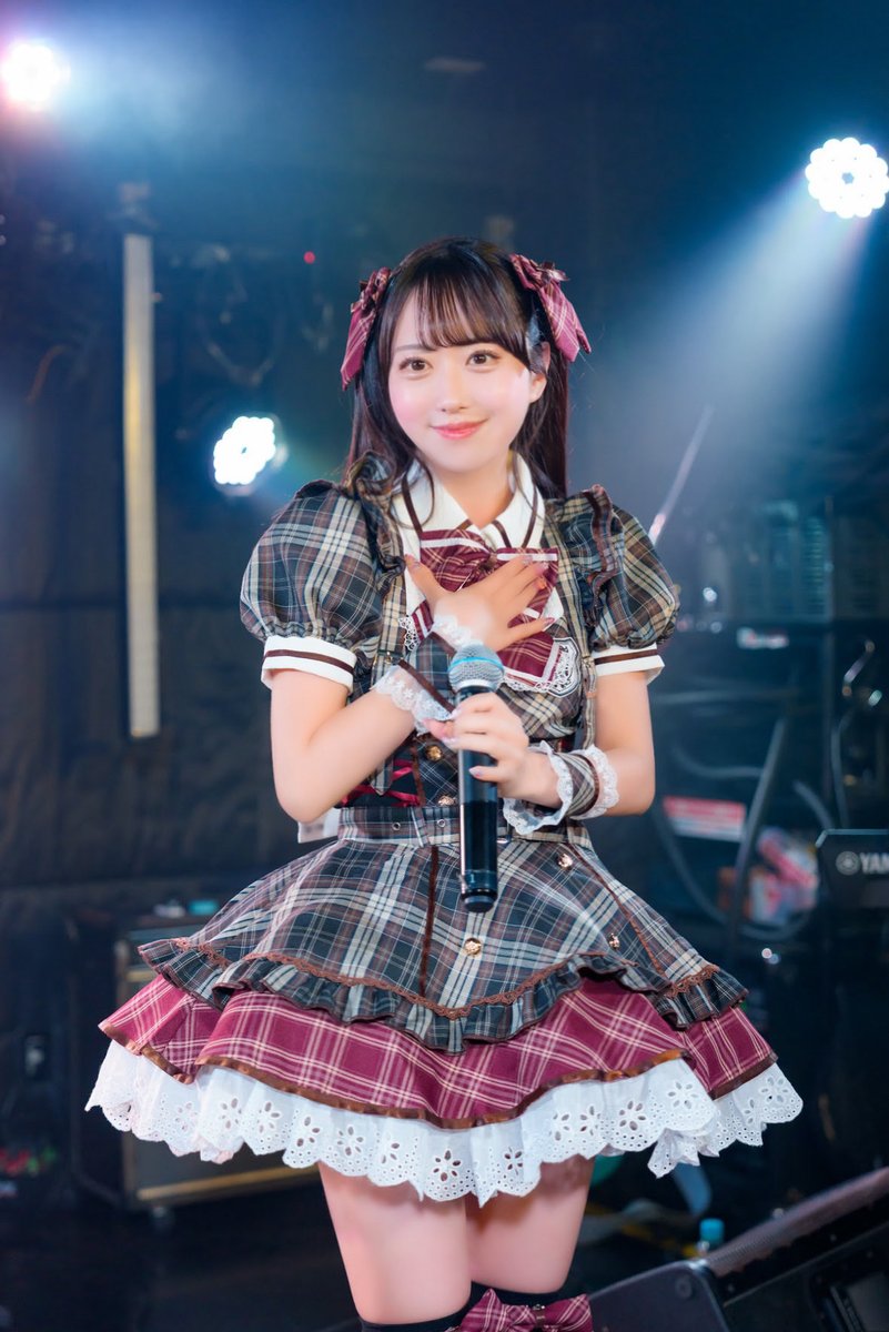 miimi_chuuu_'s tweet photo. この超絶美少女アイドル、
普段は週5で働く大手企業正社員
らしい...！！ https://t.co/lf8bFfz1s0