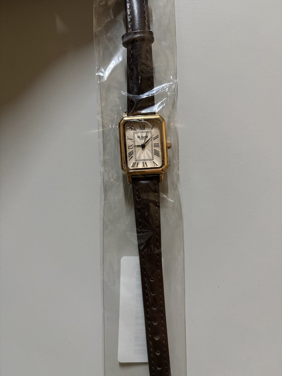 PSiritap's tweet photo. ส่งต่อ ⌚️St.Scott London Brenta Leather Watch 

สี : Brown 790 บาท รวมส่ง

พรีจากเกาหลี อุปกรณ์ครบ ไม่ผ่านการใช้งาน

#ส่งต่อเสื้อผ้า #ส่งต่อกระเป๋า #ส่งต่อเสื้อผ้ามือ2 #ส่งต่อเสื้อผ้ามือสอง # https://t.co/MMHcqeYsYo