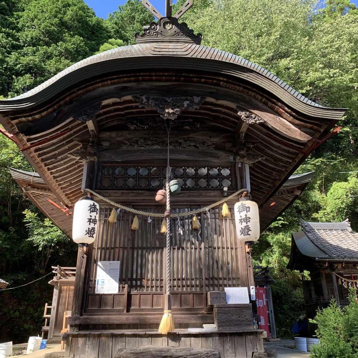 echizen_history's tweet photo. 丹波市青垣町の高座神社にきました！別名を蟻の宮���まさかの蟻のモニュメント？蟻の話が伝わるここ高座神社は古代豪族の拠点！継体天皇の時代とかぶる。天皇に妃を送り続けた丹波の豪族は興味深い一族だ！
#高座神社 #蟻の宮 #丹波市 #神社巡り https://t.co/y1XXSoBsQL