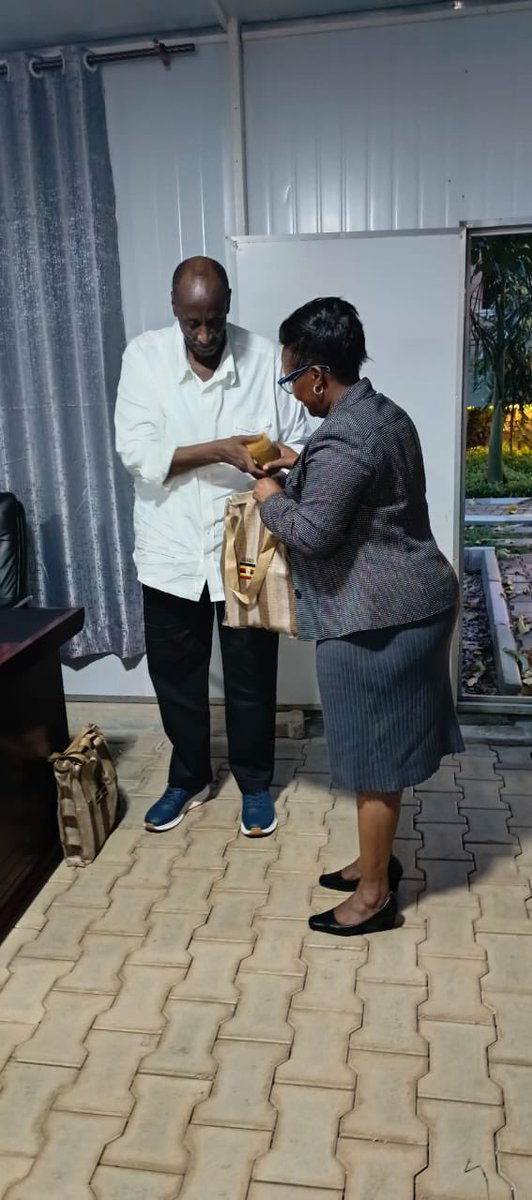 sarahkzalwango's tweet photo. Honoured to meet Gen. Salim Saleh for an inspiring discussion on advancing sanitation in Kampala. We explored bold and sustainable approaches to improving public health through better sanitation, innovative waste-to-wealth solutions, and climate-resilient practices that can transform our communities.

I was deeply humbled to receive gifts from Gen. Saleh, a gesture I greatly appreciate. Together, through collaboration and shared commitment, we can build a cleaner, healthier, and more resilient Kampala for present and future generations.
