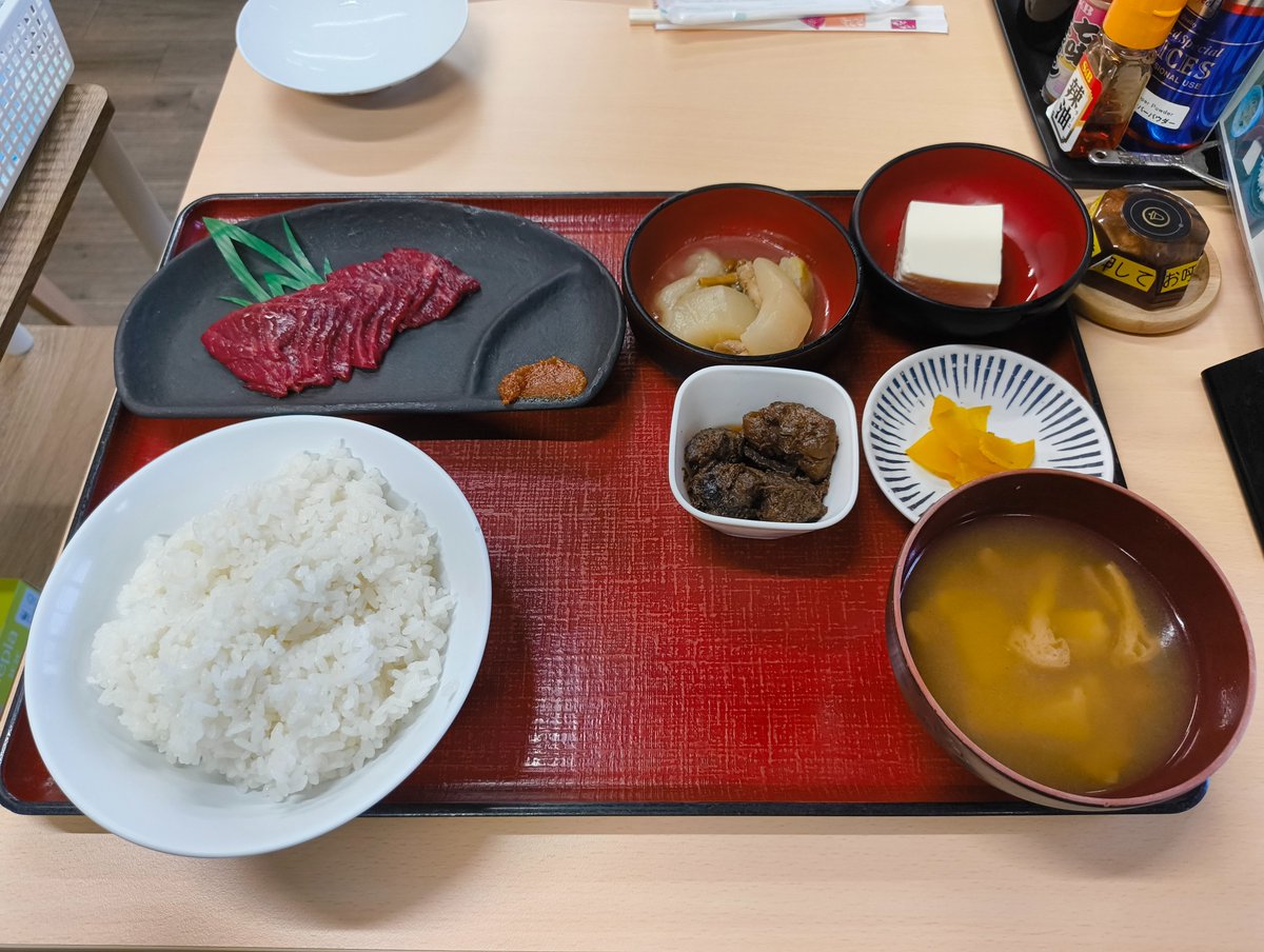 manabuf_tt's tweet photo. ピリ辛の味噌ダレで食す、会津坂下の馬刺し（ロース・モモ）が美味しいすぎて再来した際にはリピート確実ですね！

ごちそうさまてした😋 https://t.co/llcaHi8WLC