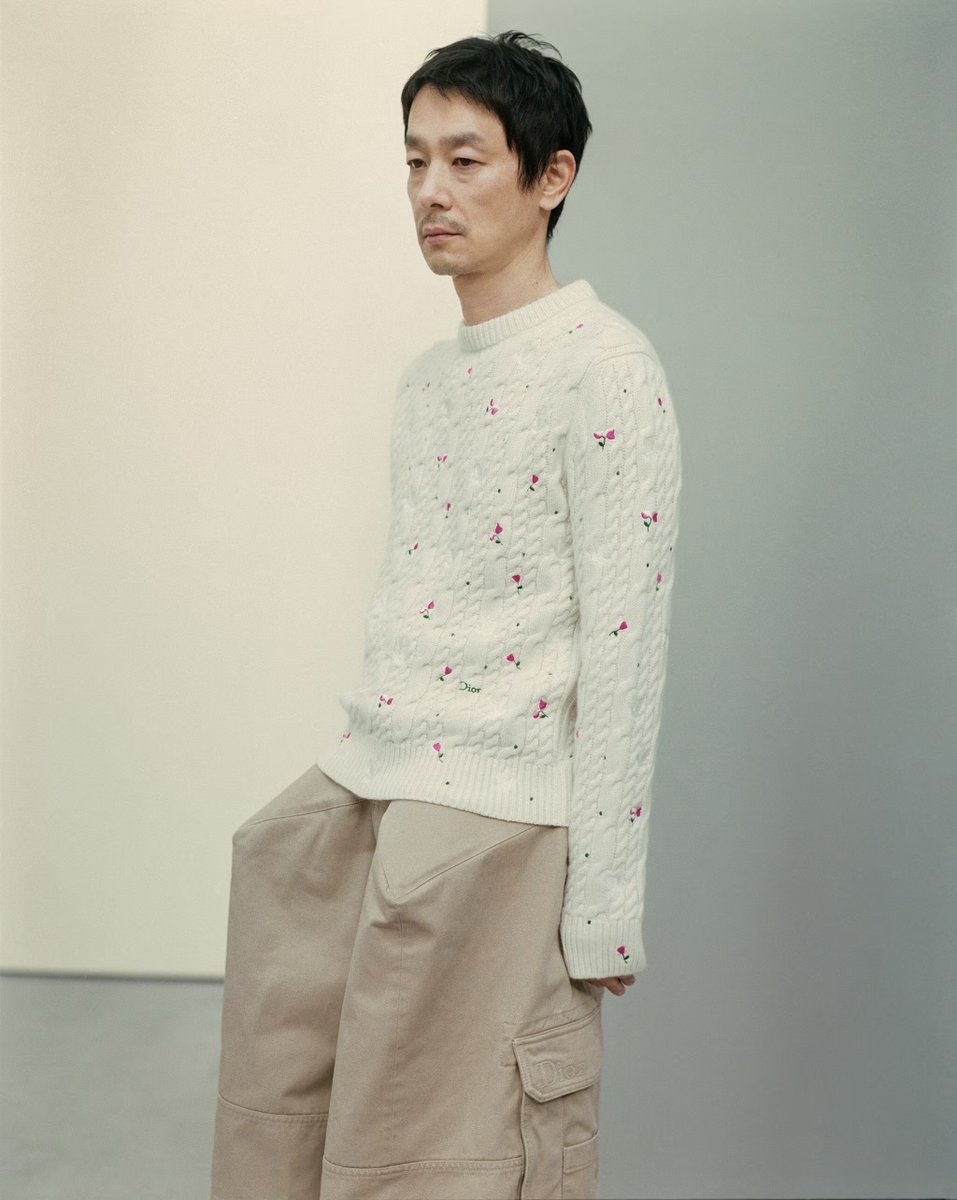 8th_month's tweet photo. ①Dior
②LEMAIRE
③Sacai
④UNIQLO
加瀬亮、感動シリーズのセットアップがハマりすぎていて笑ってしまう。 https://t.co/QTIpPWzxgz