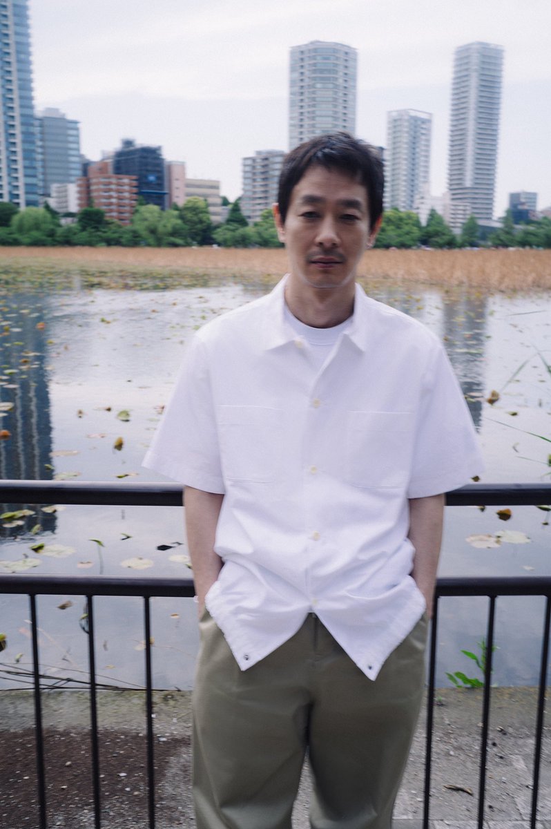 8th_month's tweet photo. ①Dior
②LEMAIRE
③Sacai
④UNIQLO
加瀬亮、感動シリーズのセットアップがハマりすぎていて笑ってしまう。 https://t.co/QTIpPWzxgz