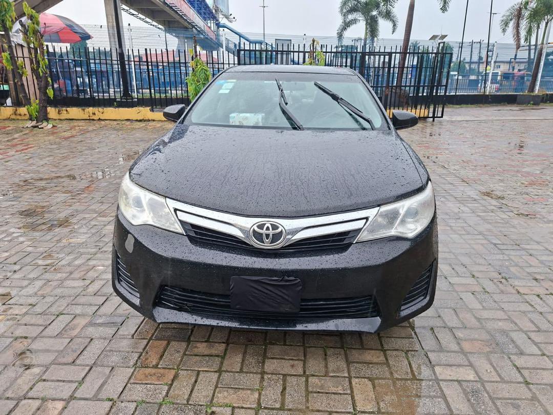 ibkizy's tweet photo. 2013 Toyota Camry used 
Engine and gear working 
Ac chilling fine 
Owner needs money today 
Selling 6m to his pocket,not negotiable 
Settlement 300k
Location ikorodu Lagos https://t.co/IE1RxxJdjz