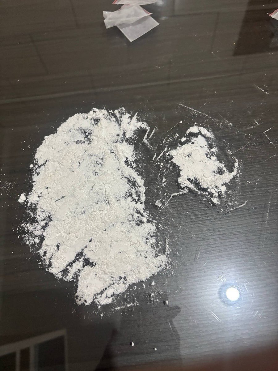 blurredlines_1's tweet photo. Let's get the party can't wait to sniff the first line ❄️💯#drugs #drug #coketwt #coke 👇👇👇👇
https://t.co/WUMWHtn0yL https://t.co/qpnZ1cYawv