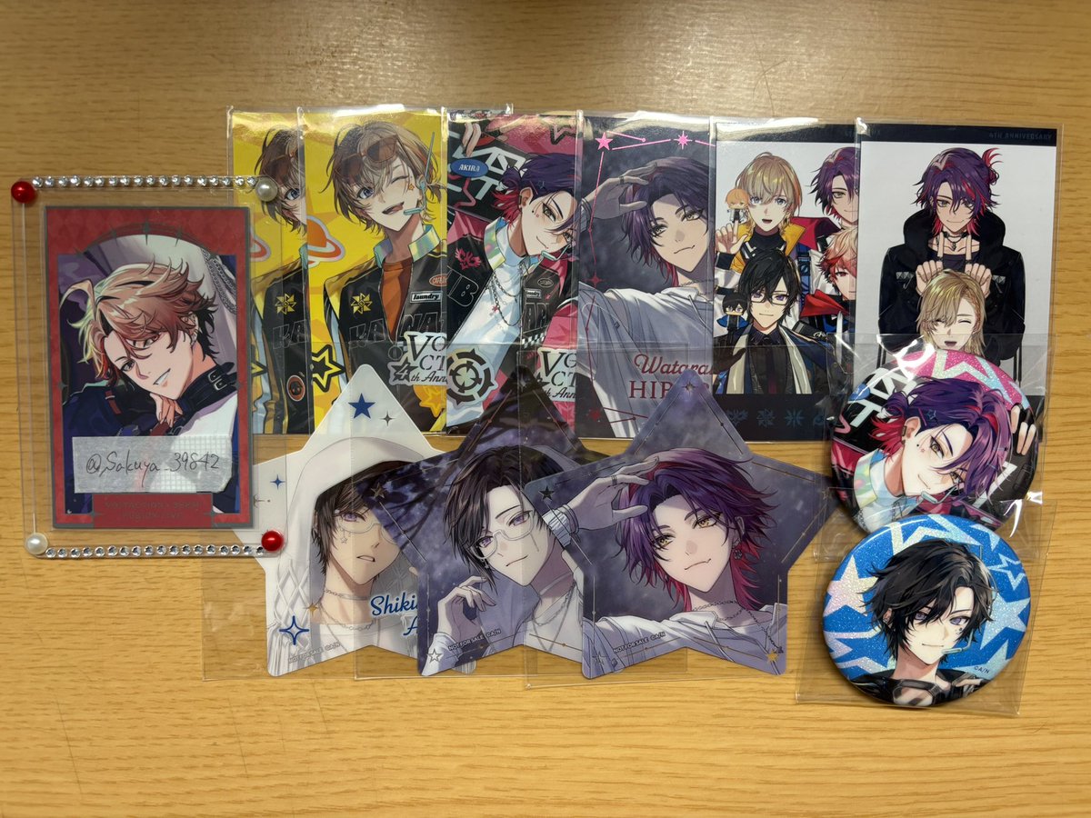 Sakuya_39842's tweet photo. 【交換】 にじさんじ VOLTACTION  4周年 4th Anniversary チェキ風カード 缶バッジ 特典

譲:画像1
求:画像2

郵送交換のみ
缶バッジ、特典各1回収
まとめての方優先
基本同グッズ同士での交換
検索からでもお気軽にお声掛けください https://t.co/TNOJn8QYeK