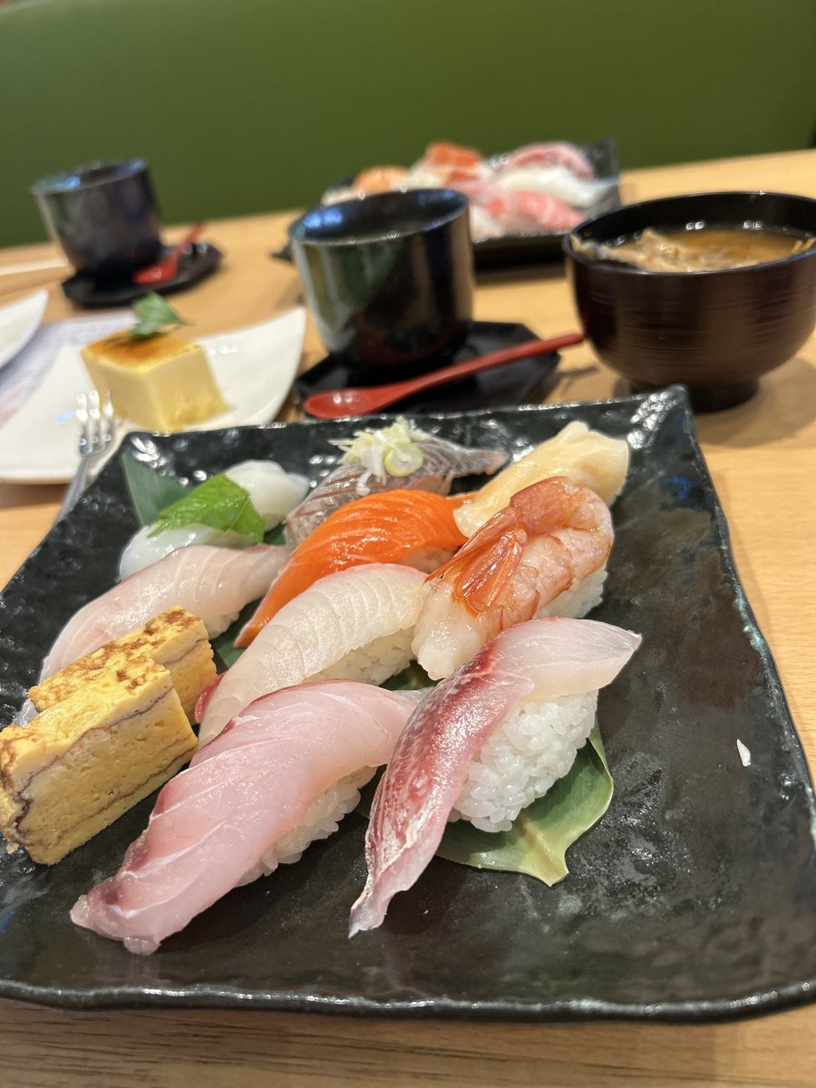 aunnagoya's tweet photo. お寿司🍣毎日でも食べれるよん♡ https://t.co/sFxxdVV1Qi