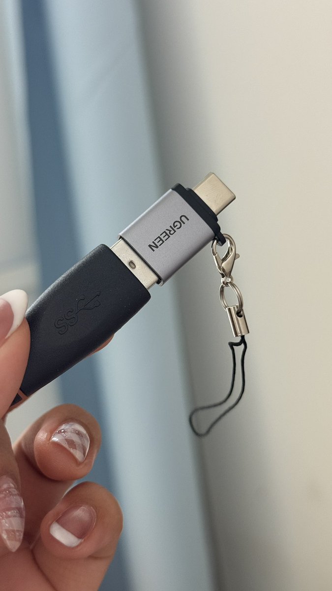 _501boybes's tweet photo. ตั้งแต่รู้ว่า external harddisk ที่ต่อเชื่อมคอม สามารถซื้อหัวแปลงมาเสียบกับมือถือได้ ก็เลิกซื้อไอคลาวละ ฮื่อ แล้วแบบคอมถูกกว่าแบบมือถือ ใช้มาจะครบ 6 เดือนละ ก็ไม่มีไฟล์หายใดๆ คุ้มค่าๆ ใครสาย 4K คือแนะนำคับ โหลดไฟล์ไวมาก ไม่ต้องใช้เนตด้วย งงเหมือนกัน ถ้าตัวที่ใช้กับมือถือตรงๆ 4-5พัน ตัวนี้ 2 พันกว่า ✌🏻🫪  

   ที่เปลี่ยนมาลองแบบนี้เพราะ segateดันเลิกทำแบบของมือถืออะดิ (ภาพสุดท้าย) ใช้ดีเหมือนกัน เลิกผลิตทำไม😔