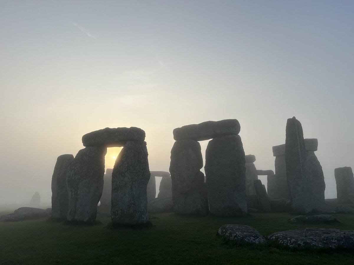 ST0NEHENGE's tweet photo. Sunrise at Stonehenge today (6th August) was at 5.39am, sunset is at 8.45pm 🌤️ https://t.co/o1weEISHkt