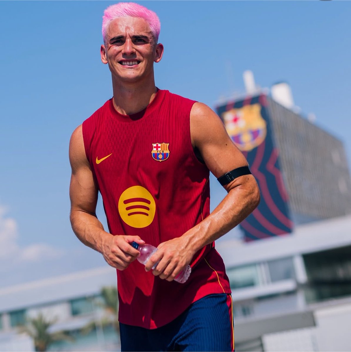 fedrilove's tweet photo. he looks so good https://t.co/LHxKNE3Woj