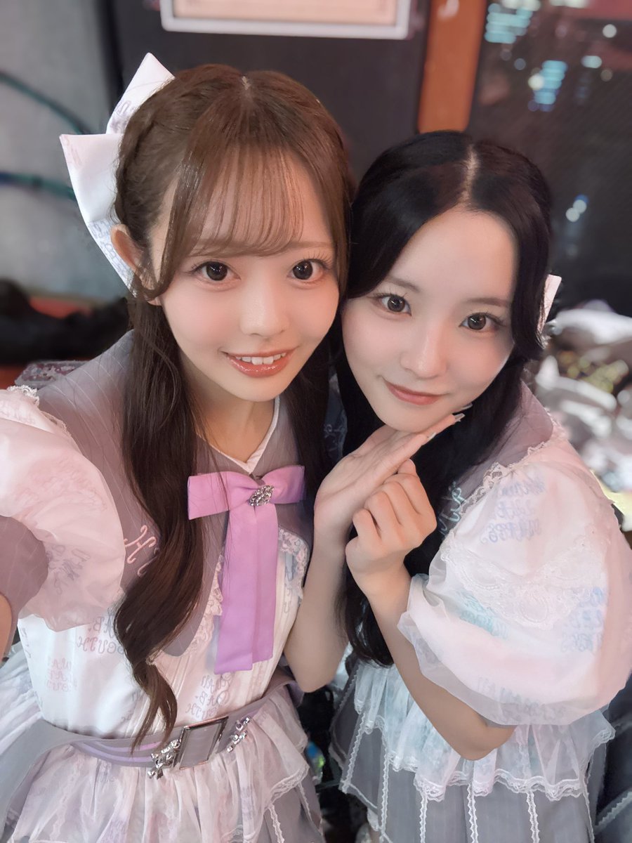 aiko_KLS1018's tweet photo. いとしのここちゃん

ここちゃんはね、2マンでメイツちゃんがカバーしてくれたまるぴーとBecause、どっちもわたしのパートを担当してくれたんだよ♩♡

そしてハーフアップ姉妹でもあります

ありがとうかわいい、まもる！

 #カワラボメイツ  #山下ここ ちゃん
 #カワラボサウス  #濵嵜愛子 https://t.co/JXGIeuGEPO
