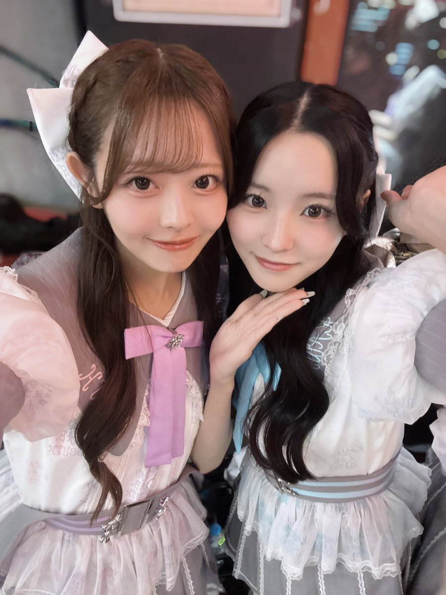 aiko_KLS1018's tweet photo. いとしのここちゃん

ここちゃんはね、2マンでメイツちゃんがカバーしてくれたまるぴーとBecause、どっちもわたしのパートを担当してくれたんだよ♩♡

そしてハーフアップ姉妹でもあります

ありがとうかわいい、まもる！

 #カワラボメイツ  #山下ここ ちゃん
 #カワラボサウス  #濵嵜愛子 https://t.co/JXGIeuGEPO