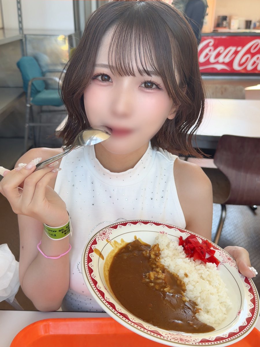 b103_ema's tweet photo. カレーは甘口派です🍛🥄 https://t.co/SesJWsmkda