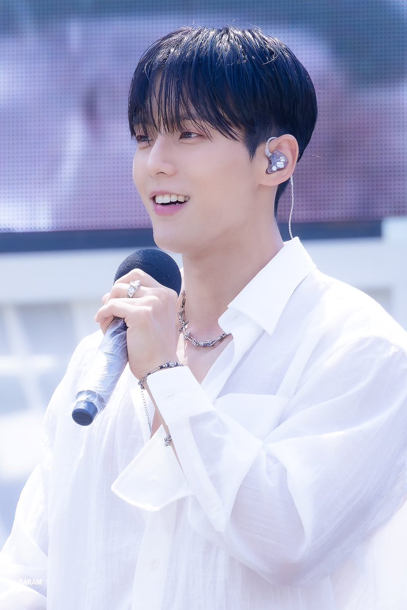 baram_1129's tweet photo. 260731 Water Music Pool Party 💦

#이민혁 #HUTA #허타람찌 
#비투비 #BTOB https://t.co/CWpRS3QuPr