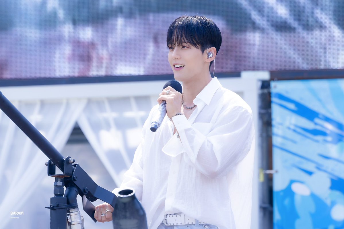 baram_1129's tweet photo. 260731 Water Music Pool Party 💦

#이민혁 #HUTA #허타람찌 
#비투비 #BTOB https://t.co/CWpRS3QuPr