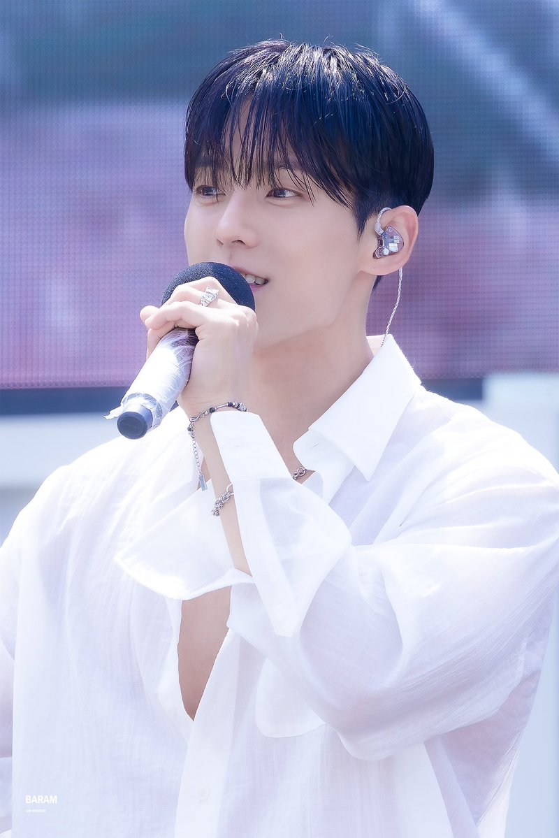 baram_1129's tweet photo. 260731 Water Music Pool Party 💦

#이민혁 #HUTA #허타람찌 
#비투비 #BTOB https://t.co/CWpRS3QuPr