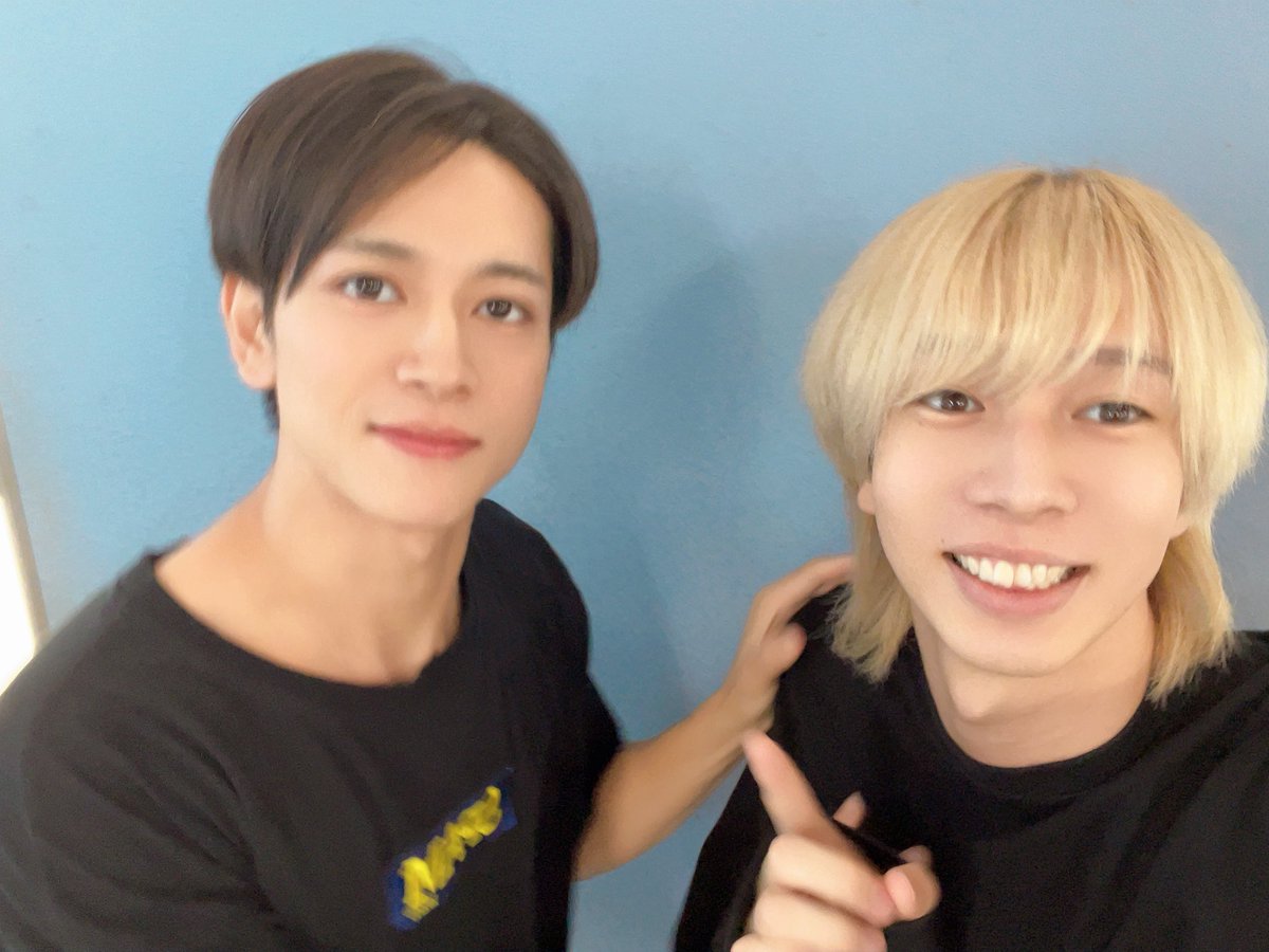 Charo1style's tweet photo. 本日もまた  #六単 稽古🥷

いつも練習熱心な
湯本さん🍵

やられました🫥
1枚目からもう押す準備満タンの
確信犯でした！！！笑

 #忍ミュ 
 #1日1ちゃろ https://t.co/OhbLpwVbQ0
