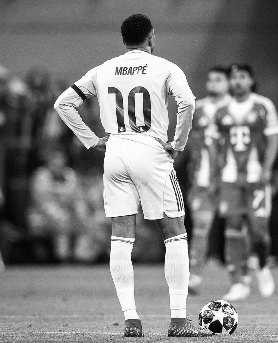 Kylian's tweet photo. Mbappé is going to get all the blame next season if Madrid go trophyless again because we lack a competent midfield.

Sad. https://t.co/L7wtDw0TKS
