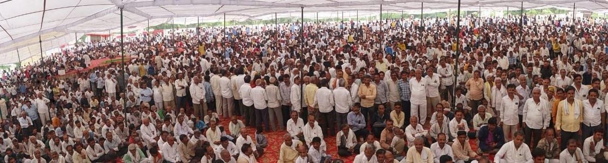 sk1sikar's tweet photo. वर्तमान में प्रदेश में सबसे बड़ी मांग तृतीय श्रेणी शिक्षकों के ट्रांसफर की है जिसको लेकर शहीद स्मारक पर पिछले दो दिन से शिक्षक साथी धरने पर है
👇👇
#3rd_ग्रेड_ट्रांसफर_बहाल_करो
@1stIndiaNews 
@JATbera1 
@madandilawar 
@RajCMO 
@rpbreakingnews 
@SachBedhadak https://t.co/Q0CFxo3Hgp