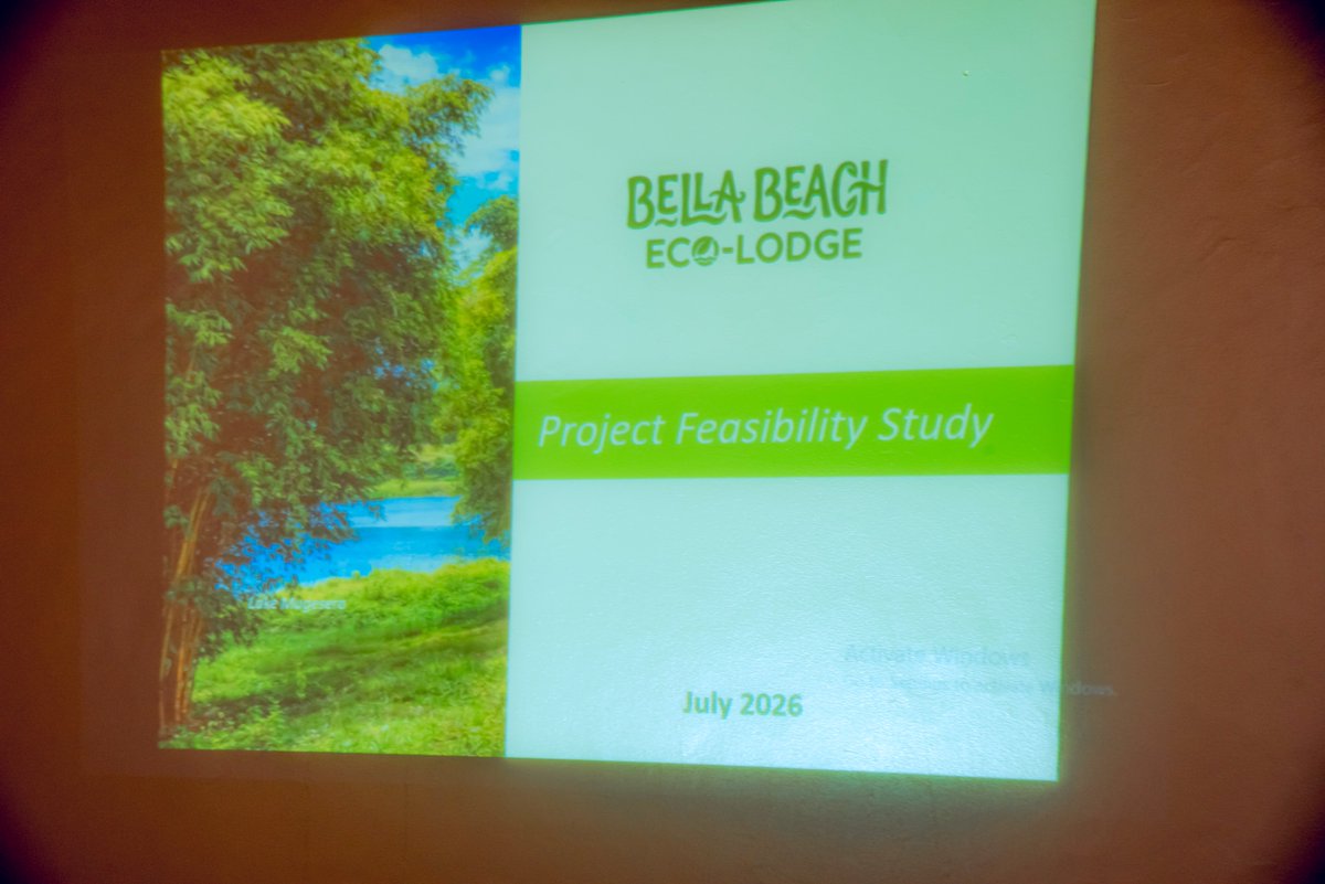 NgomaDistrict's tweet photo. Umushinga wa Bella Beach Eco-Lodge uzubakwa mu mezi 22, ushorwemo asaga 500,000,000 Frw, ukazatanga imirimo ndetse ugateza imbere ubukerarugendo bukorerwa ku nkengero z'ikiyaga cya Mugesera ariko hibandwa cyane kubungabunga ibidukikije. https://t.co/GqF9RWvt58