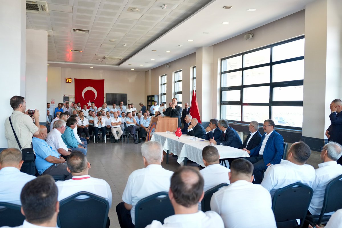 BBvolkanyilmaz's tweet photo. İstanbul Havalimanı Taşıma ve İşletme Kooperatifi’nde kıymetli taksi esnaflarımızla bir araya geldik.

Kooperatif Başkanı Fahrettin Can’a, Esnaf Kefalet Kooperatif Başkanı Mustafa Silahyürekli’ye, Kooperatif Başkanvekili Yusuf Tuna’ya, Kooperatif Başkan Yardımcısı Ayhan Çobanoğlu’na ve tüm esnaflarımıza teşekkür eder, hayırlı işler dilerim.