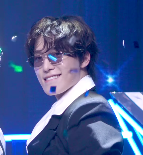 mingyursonly's tweet photo. excuse me, lee chan?!?! https://t.co/WuzwIX2maz