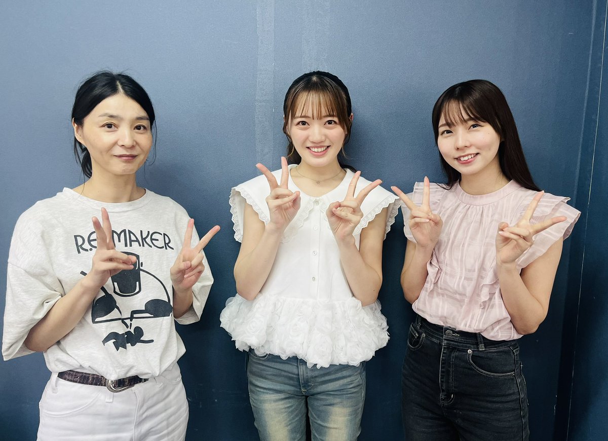 officeishikawa_'s tweet photo. 顔合わせ兼本読み稽古行いました！
様々なタイプの朗読が楽しめるイベントとなりそうです。相席らしさもあるオール新作が揃ってきてます、お楽しみに！

すいているのに相席～朗読版～📕
8月24日(月)
①開場16:40 開演17:00
②開場19:40 開演20:00
前売￥4,000（税込・全席指定）

会場
武蔵野芸能劇場・小劇場
JR三鷹駅徒歩1分

出演
#希山愛（#ばってん少女隊）
#篠原望
#高田郁恵
#バッファロー吾郎Ａ

脚本
#せきしろ
#バッファロー吾郎Ａ

https://t.co/mpKwVgCbJr