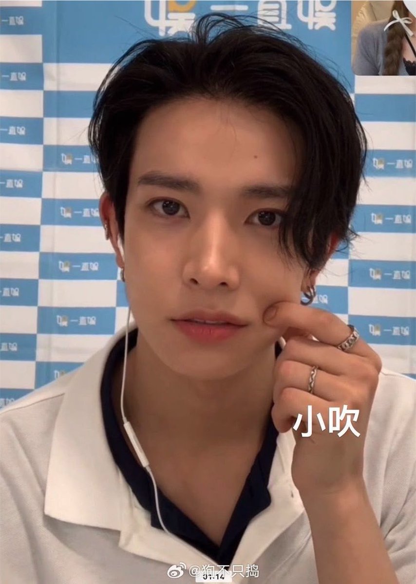 hisdawgs's tweet photo. แค่คิดว่าจะได้เห้นฮีซึงผมดำอีกรอบก้อ ฟ ิ น จะตายแร่ะ ฮา กรุนั่งยิ้มเหมือนคนบ้าจิง ๆ ตอนนิ https://t.co/wg8laMhm90