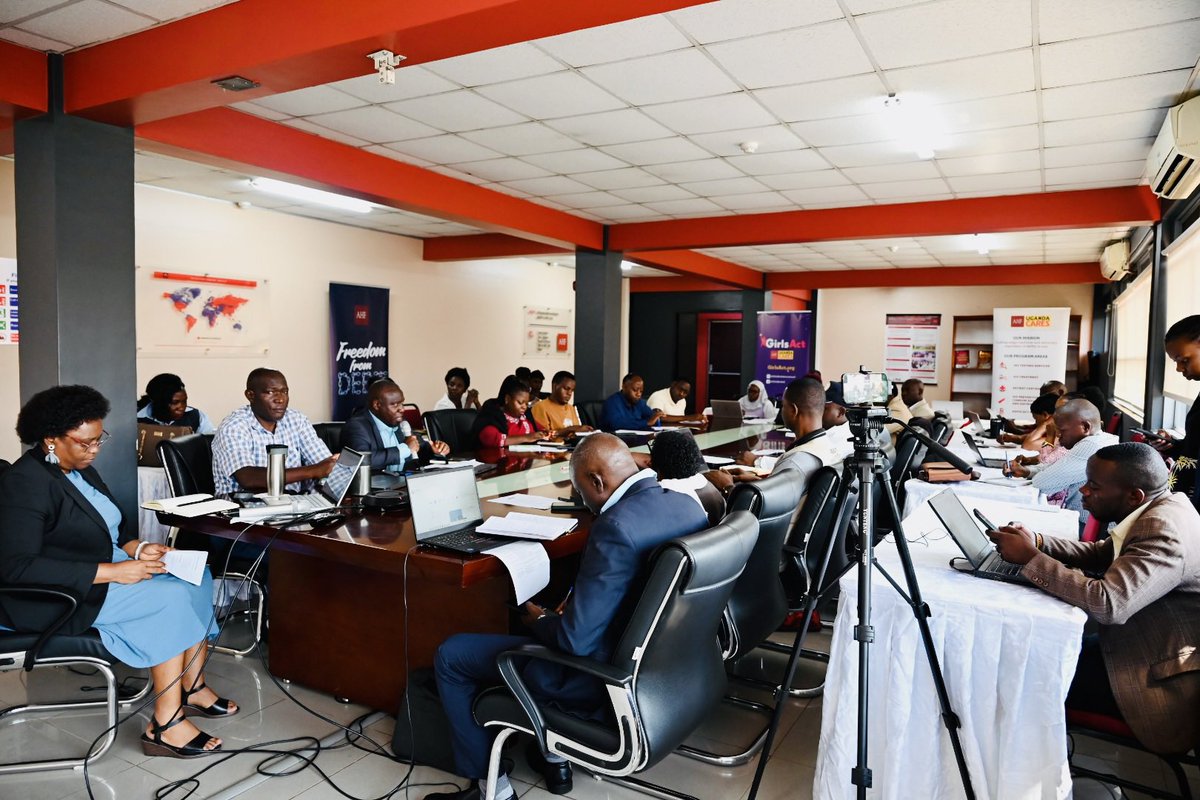 ahfugandacares's tweet photo. Communities do not experience diseases in isolation, and neither should our health systems respond in silos.
Integrating HIV, TB, malaria, MCH, SRHR &amp; NCD services can reduce duplication and deliver more patient-centred care.”
@HenryMagalaAHF 
Country Program Director 
#Health https://t.co/zweuz0frdg